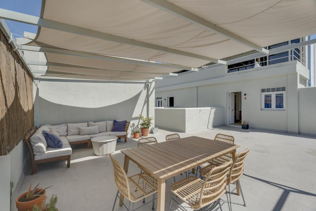 Large shared terrace at Pescado Salado CoLiving